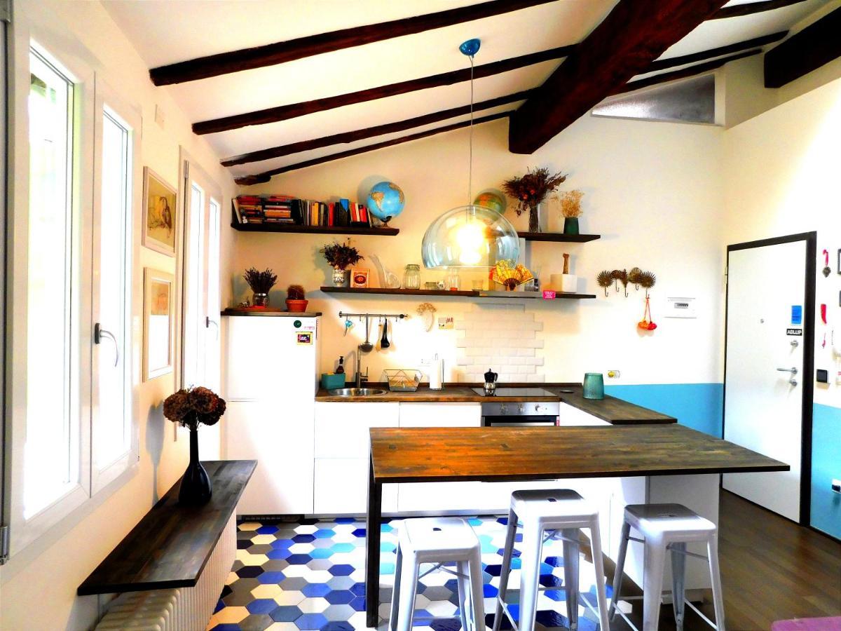 sous les deux tours - SWEET JANE apartment Bologne Extérieur photo