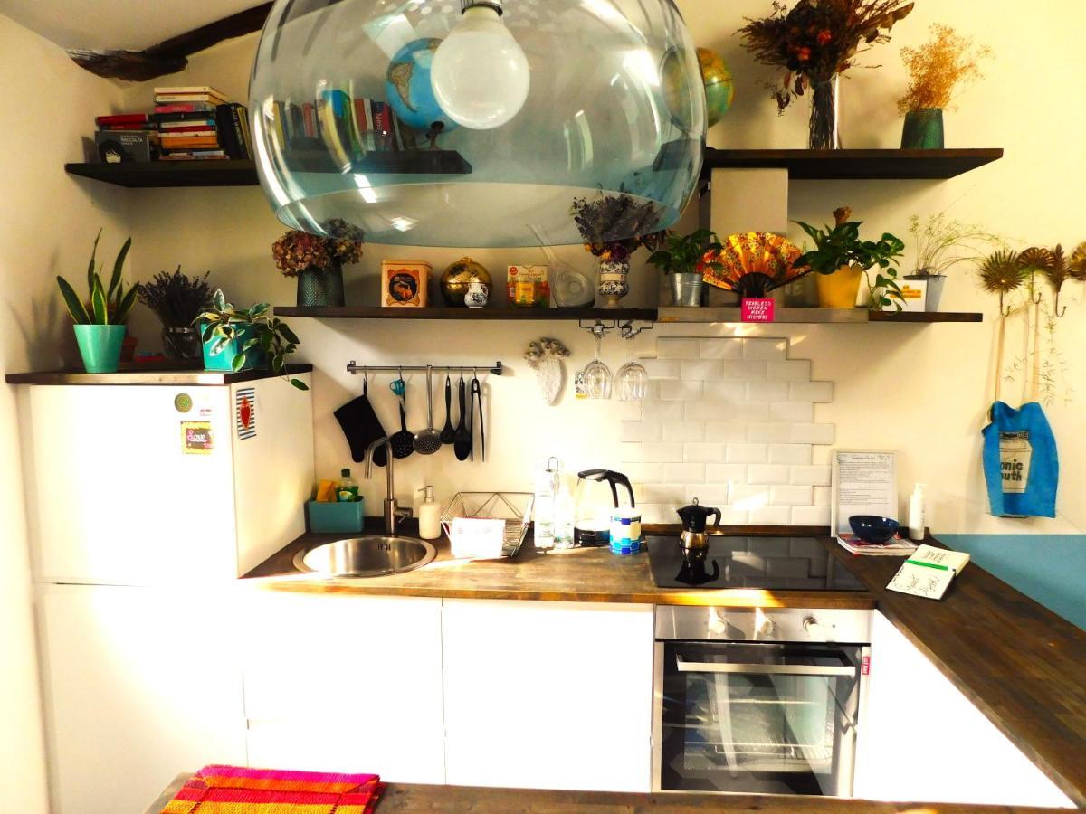 sous les deux tours - SWEET JANE apartment Bologne Extérieur photo